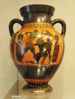 141 Amphore attique (± 540) Thésée et le Minotaure
