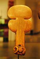 32 Casse-tête en os de baleine (18° s)