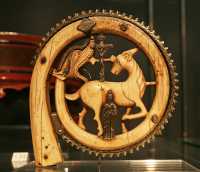 88 - Crosse en ivoire (12°s) Ajouts métalliques