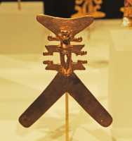 144 Pendentif - Personnages à tête de crocodile - Costa Rica Guanacaste (11°-16°s)