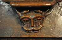 087 Stalle - Drôle de boeuf