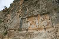 65 Investiture de Bahram I (à dr.) par Ahura Mazda -Nerseh ajouté par Barham III