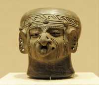 074 Vase anthropomorphe - Equateur - Manteno (9°-15°s)