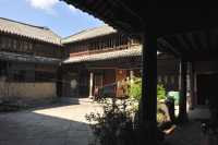 17 Cour intérieure de l'autre maison