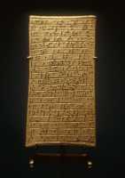 590 Korsabad, tablette de fondation
