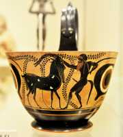 241 Coupe - Attique - Figures noires - Chèvre & satyre (520±)