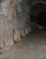 10 Tombes creusées dans le roc