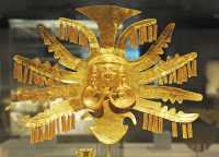 129 Ornement frontal en or - Colombie Yotoco (1°-7°s)