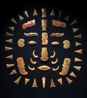 214 Ornement funéraire de jade cousus sur le voile couvrant le visage - Zhou