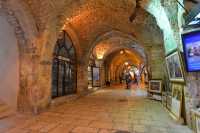 14 Boutiques modernes dans les boutiques anciennes du Cardo