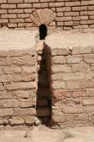 139 Choqa Zanbil - sortie d'eau pluviale *