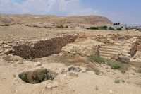 34 Sur la rive sud du Wadi Qelt