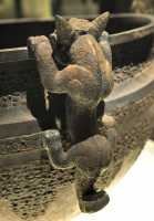 071 Bassin décoré de tigres