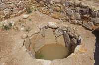 51 Bassin dans le temple cananéen (après un orage)