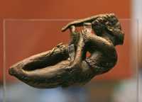 125 - Méroé, bronze (± 0) Captive ligotée - Inscription 