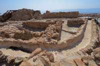 18 Tour & 4° citerne (à gauche) et canalisation vers la 5° citerne