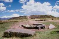 250 Tiahuanaco - Pyramide de l’Acapana (180 x 140 m)
