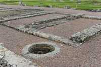 13 Edifice à double colonnade