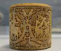 069 Pyxide en ivoire (±970) Madinat al-Zahra, dans la région de Cordoue