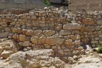 19 Rempart cananéen réparé par Ezéchias avec des pierres plus petites