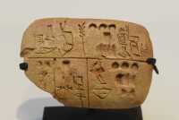 010 Tablette précunéiforme (Rations alimentaires) ± 3300 (Uruk)