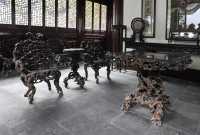 016 Meubles torturés