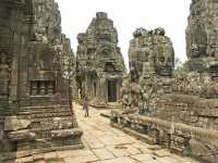 76-Tours à visages *