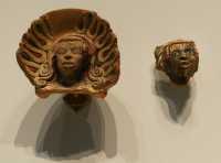 107 Antéfixe - Tête de noir (± 500)