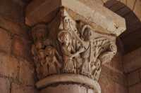 48 Chapiteau de l'Eglise - Le Christ ressuscité apparaît ax Apôtres (Thoas & Pierre)