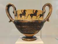 081 Vase à boire (kantharos) Béotie ± 550