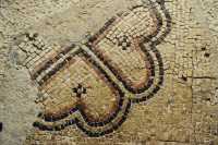 62 Mosaïque (1°s.) Noter l'absence de représentations animales, en opposition aux usages de l'empire romain