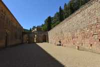 03 Cour d'honneur - Abbaye de Fontfroide