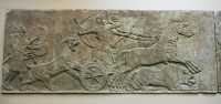 022 - Nimrud (± 860) La chasse au lion (qui symbolise la protection de la civilisation contre la sauvagerie) était un sport royal. Assubanipal se vantait d'avoir tué 450 lions