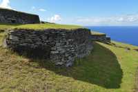 51 Village cérémoniel d'Orongo