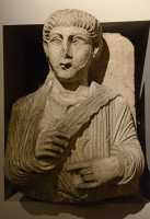 102 Stèle funéraire de Palmyre (2°s. ap. JC)