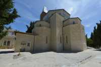 29 Monastère orthodoxe au sommet de la colline