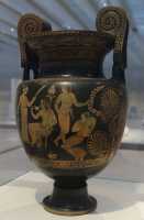 037 Concours musical entre Apollon et le satyre Marsyas - Cratère à volutes (± 380) Lucanie