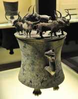 074 Coffre à cauris (coquillage servant de monnaie) 8 buffles & 2 tigres - Han de l'Ouest (-206 - +8)