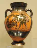 140 Amphore attique (± 540) Héraclès combattant Geryon aux trois corps