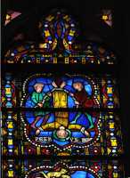 65 Pierre est crucifié la tête en bas