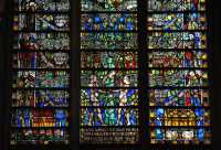 75 Vitrail de l'arbre de vie (± 1310) Viollet le Duc a fait ajouter les scènes du premier péché, de l'Arche d'Alliance et de l'Arche de Noé en 1860