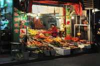 041 Marchande de fruits