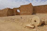 28 Meule et forteresse