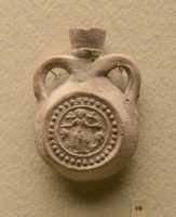 046 Ampoule de saint Ménas martyr copte (± 7°s) Les pèlerins rapportaient l'eau d'une source miraculeuse coulant près de sa tombe