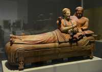 066 Sarcophage des époux (± 525) Terre cuite