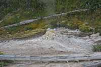 30 Monument Geyser Basin (Cône)