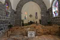 08 La table du Christ (Mensa Christi) est le rocher, peut-être celui-ci, sur lequel il a partagé le pain et le poisson avec ses disciples