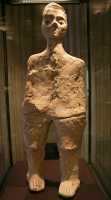 01 - Jordanie - Statue anthropomorphe (7° Millénaire)