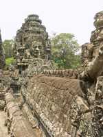 77-Tour à visages *