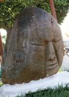 355 Democracia tête colossale olmèque provenant de Monte Alto 600-100 av JC.